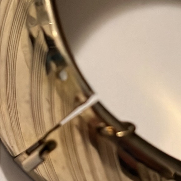Vintage, gold tone, hinged bangle bracelet - Picture 6 of 9